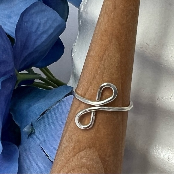 𝅺925 Sterling Silver Toe Ring - Picture 11 of 11